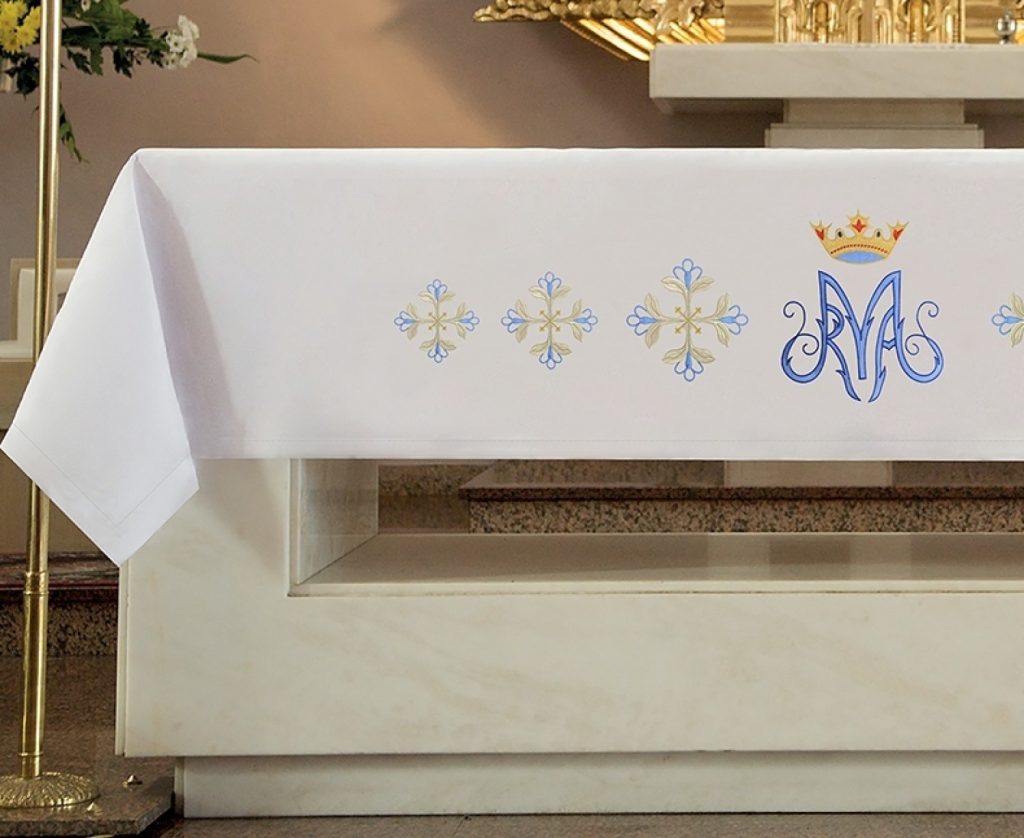 Per Confezionare Una Tovaglia Per Altare Tovaglie per altare - Laboratorio Gruppo Liturgico